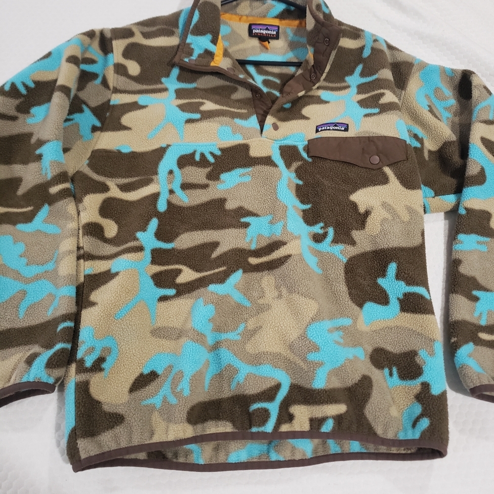 Men's Patagonia blue camo pull over